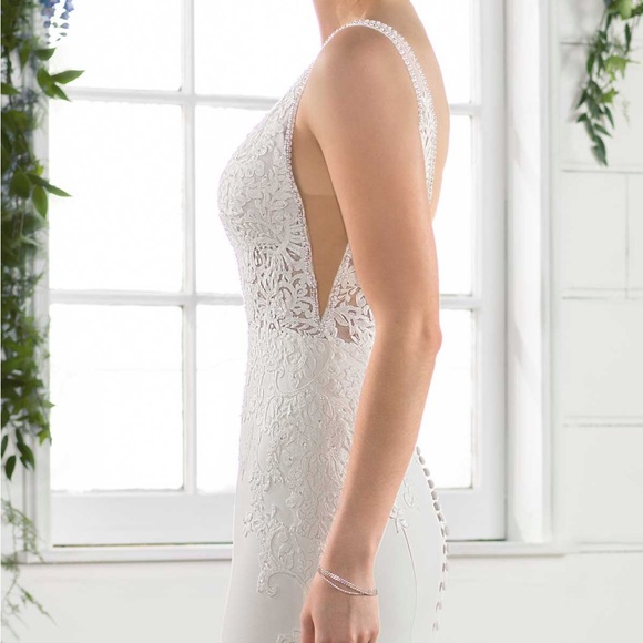 Essence Of Australia Wedding Dress - Picture 8 of 17